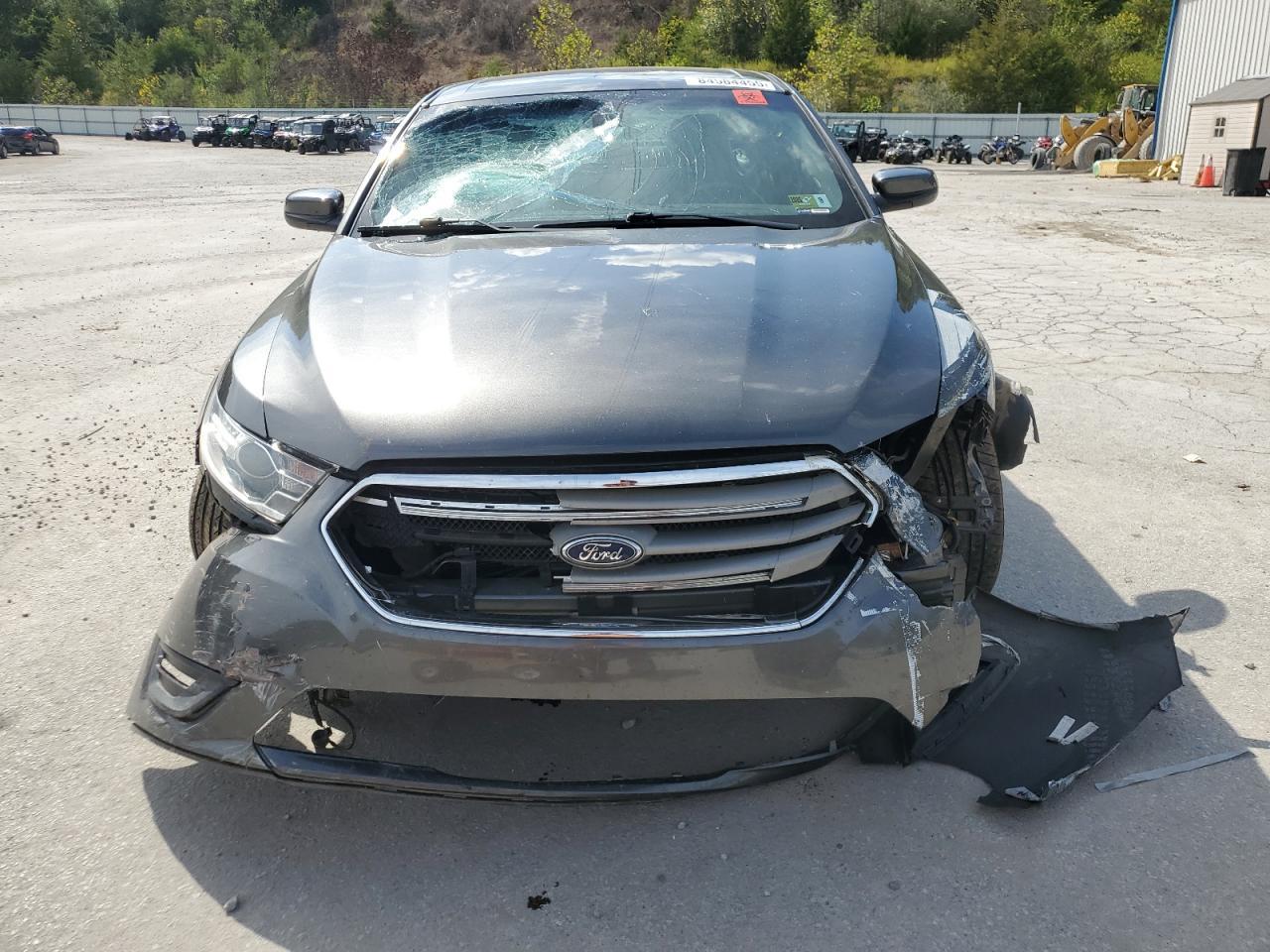 2018 Ford Taurus, Sel