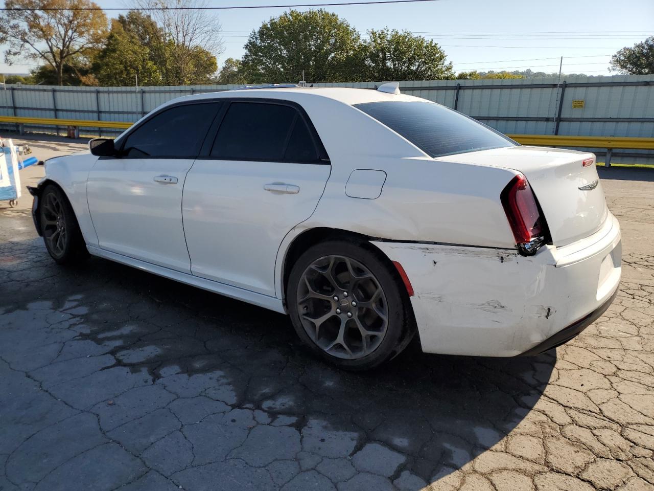 2016 Chrysler 300, S