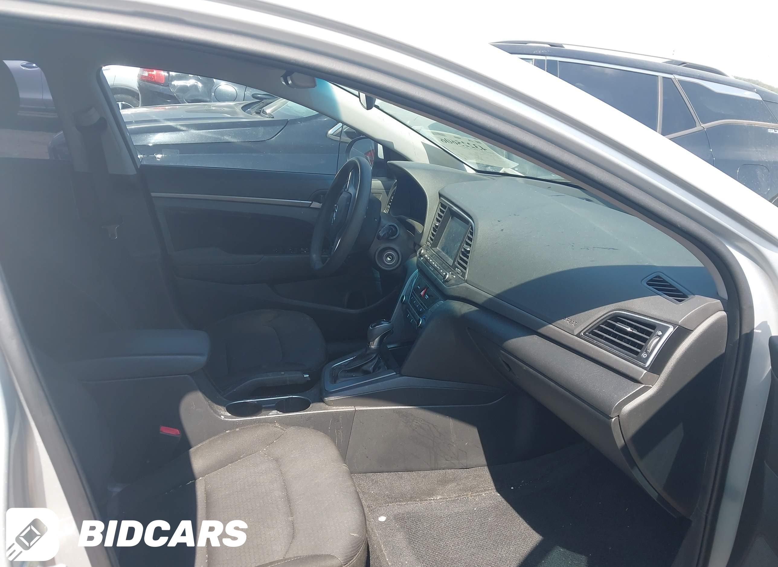 2018 Hyundai Elantra, Sel