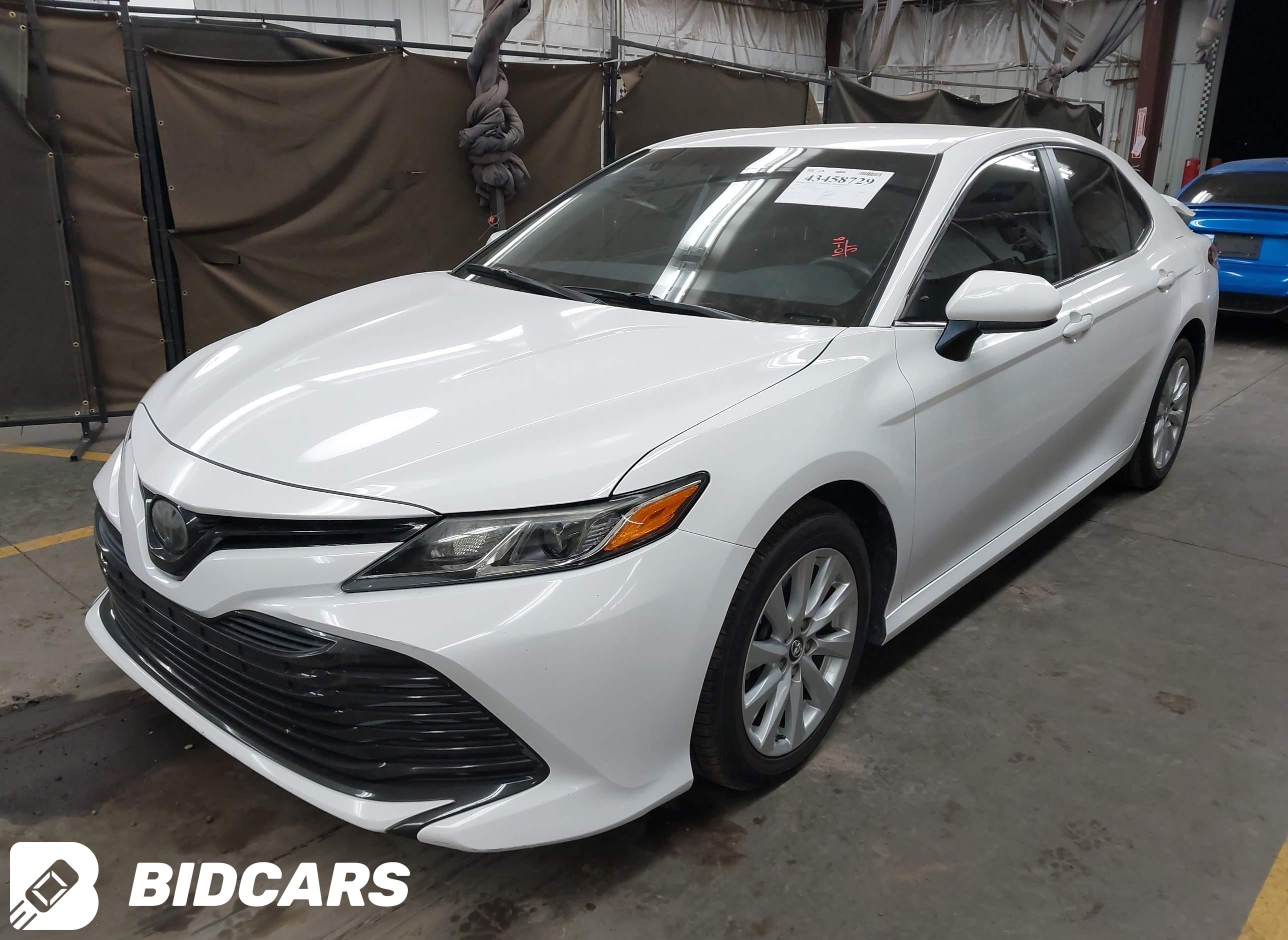 2019 Toyota Camry, LE