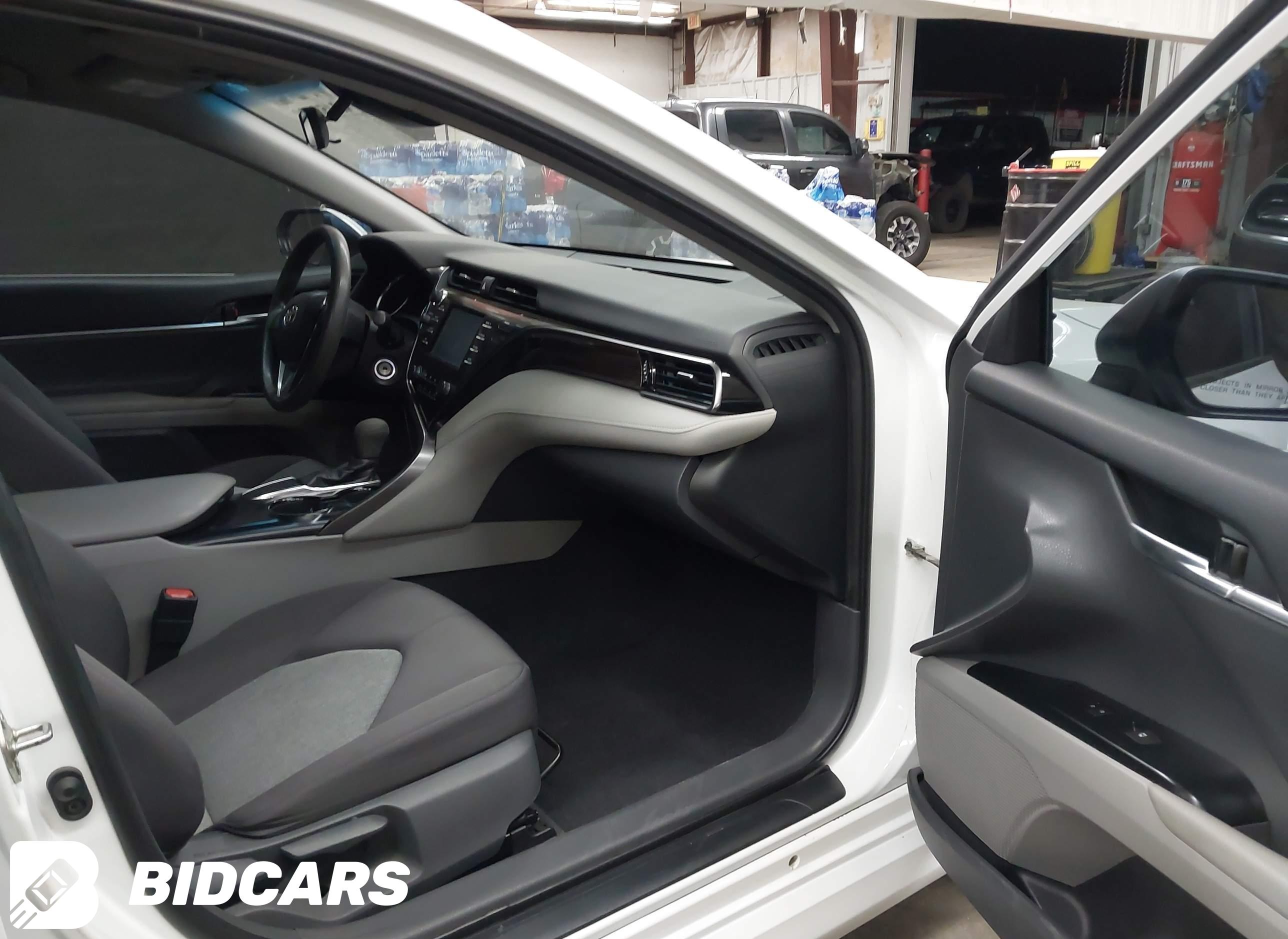 2019 Toyota Camry, LE