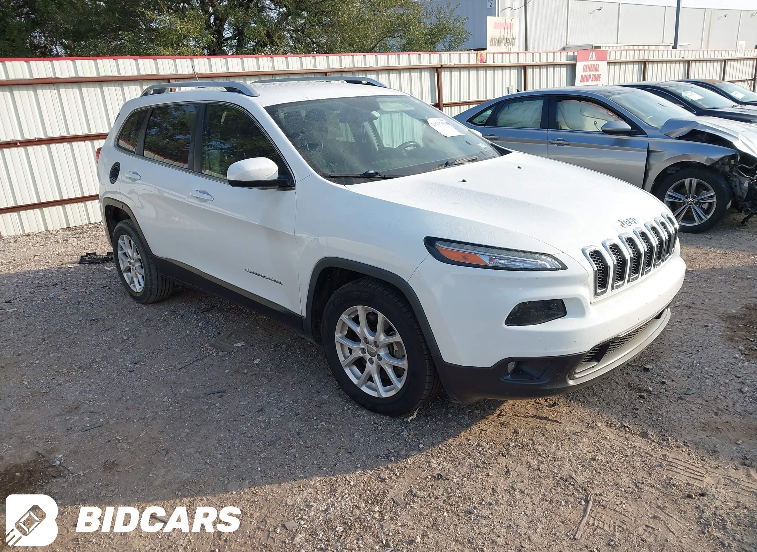 2015 Jeep Cherokee, Latitude