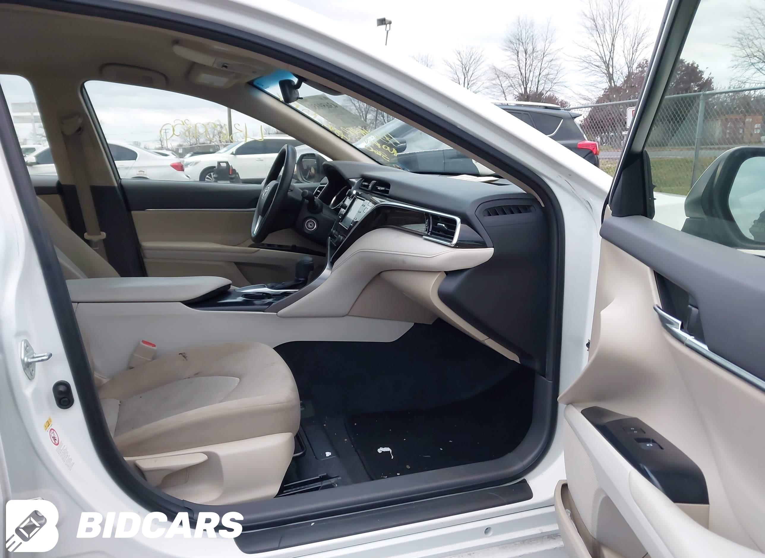 2018 Toyota Camry, LE