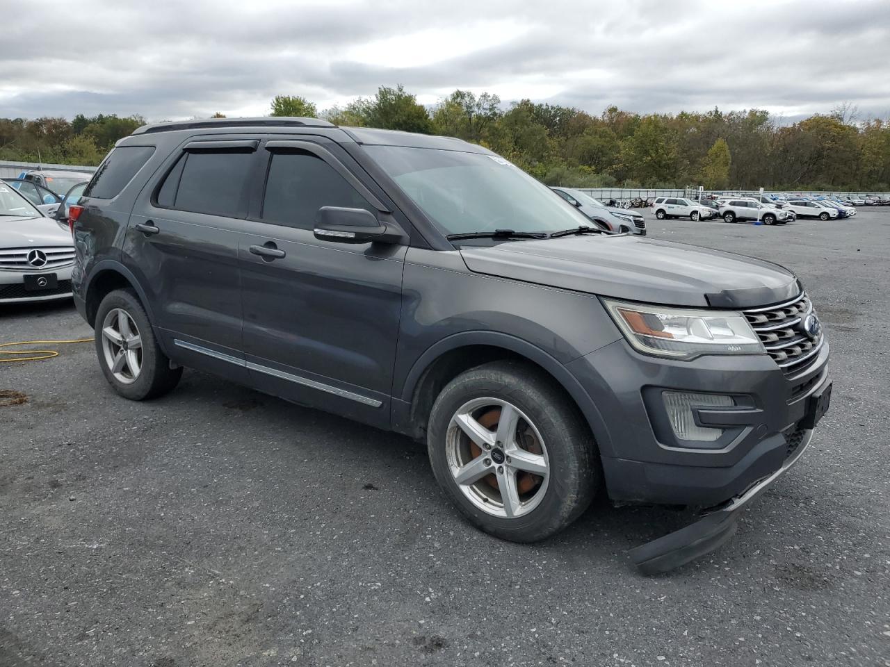 2016 Ford Explorer, Xlt