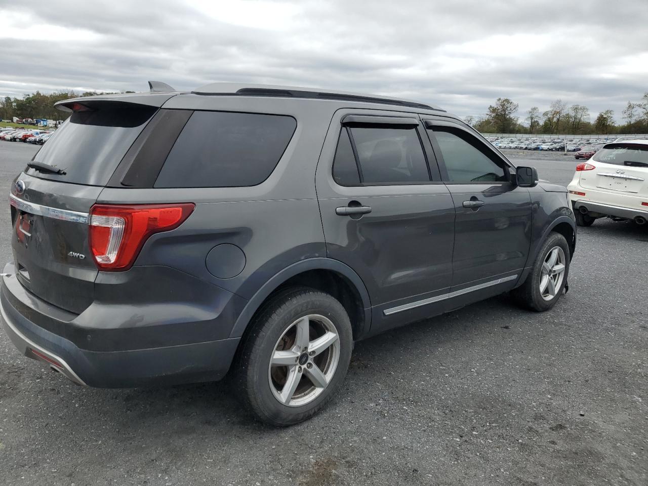 2016 Ford Explorer, Xlt