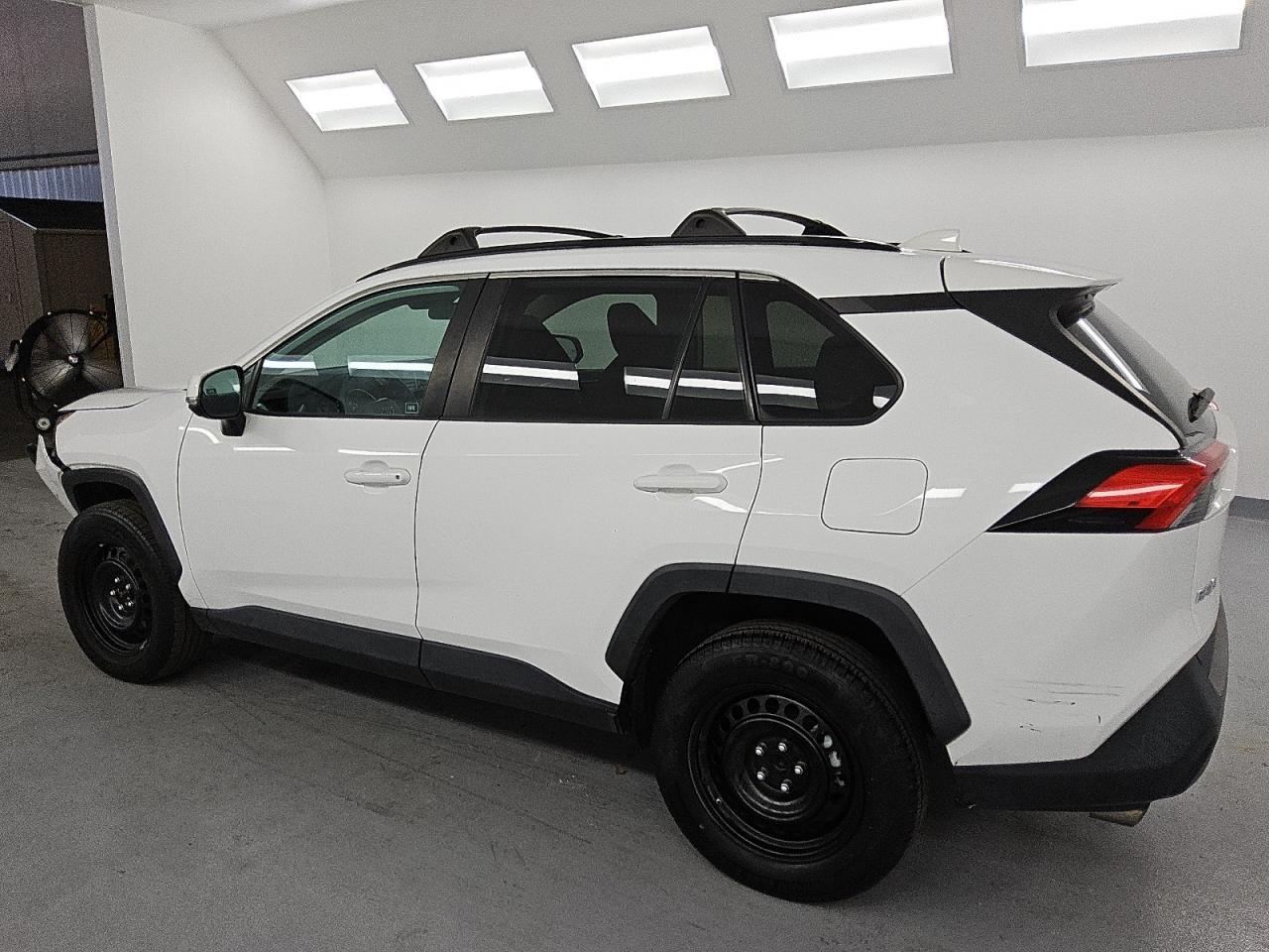 2020 Toyota RAV4, LE