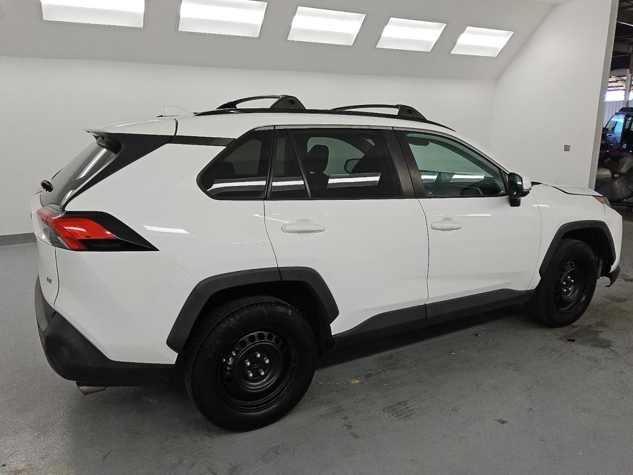 2020 Toyota RAV4, LE