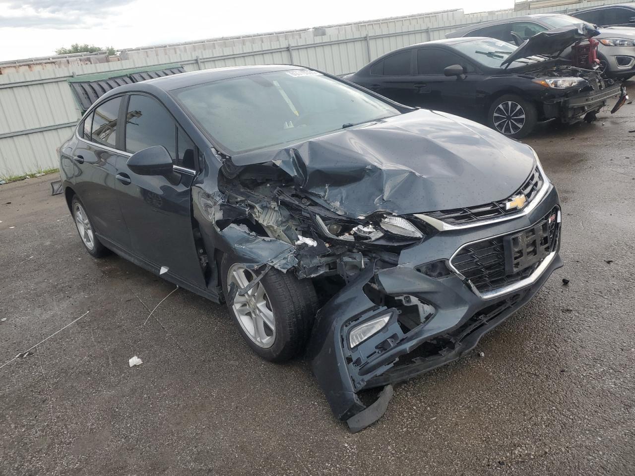 2017 Chevrolet Cruze, LT