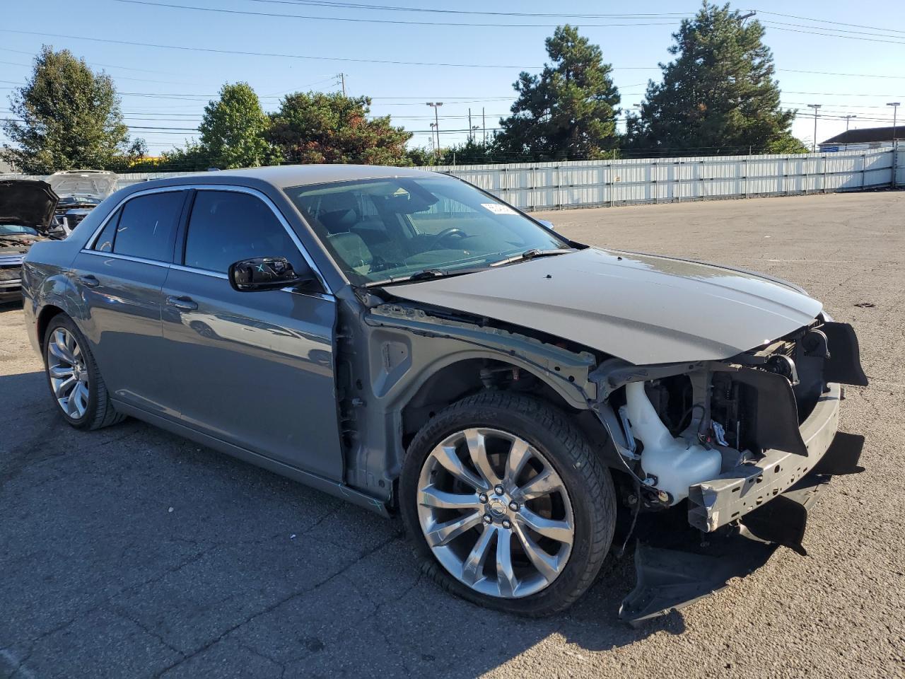 2019 Chrysler 300, Touring