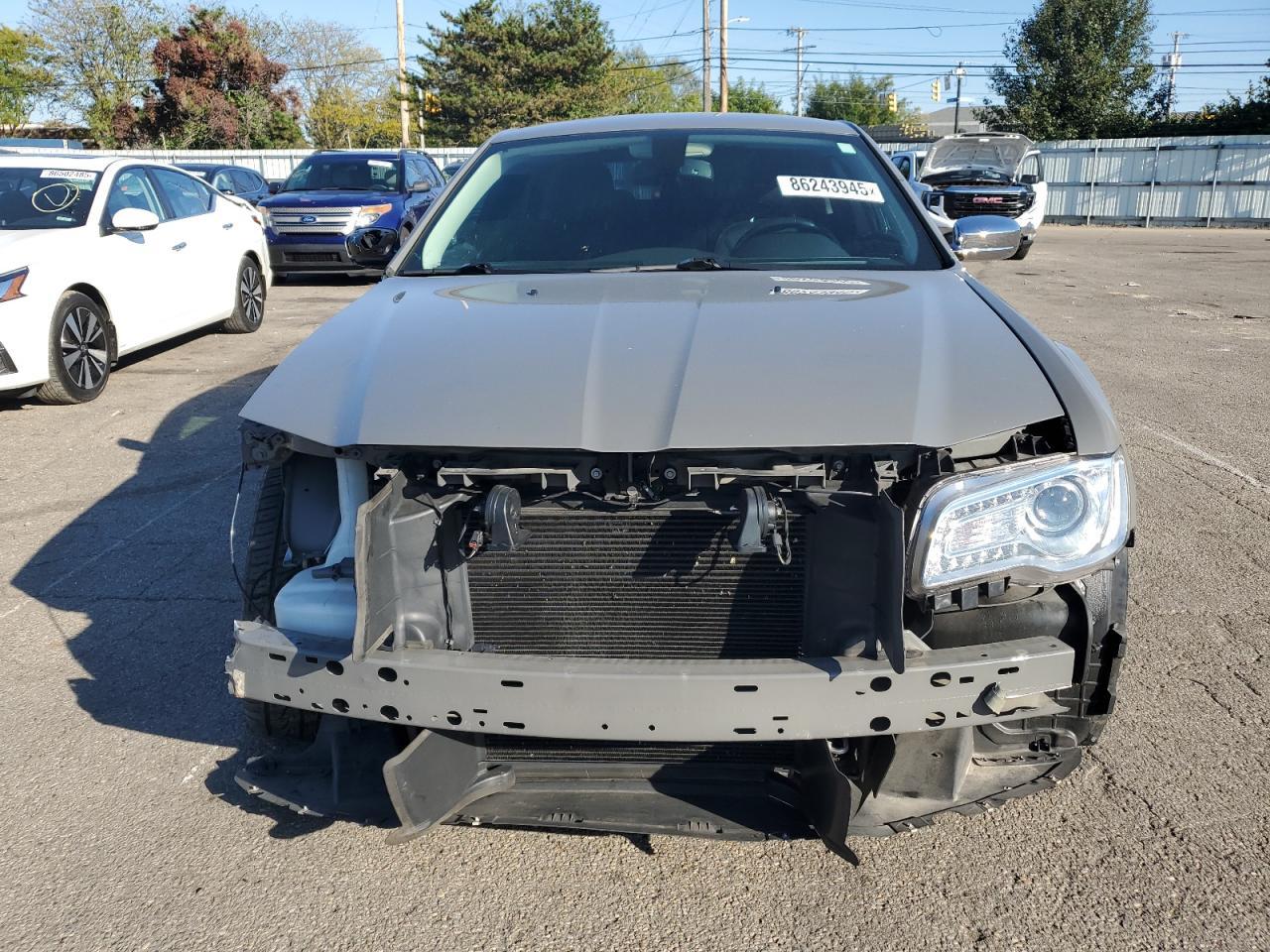 2019 Chrysler 300, Touring
