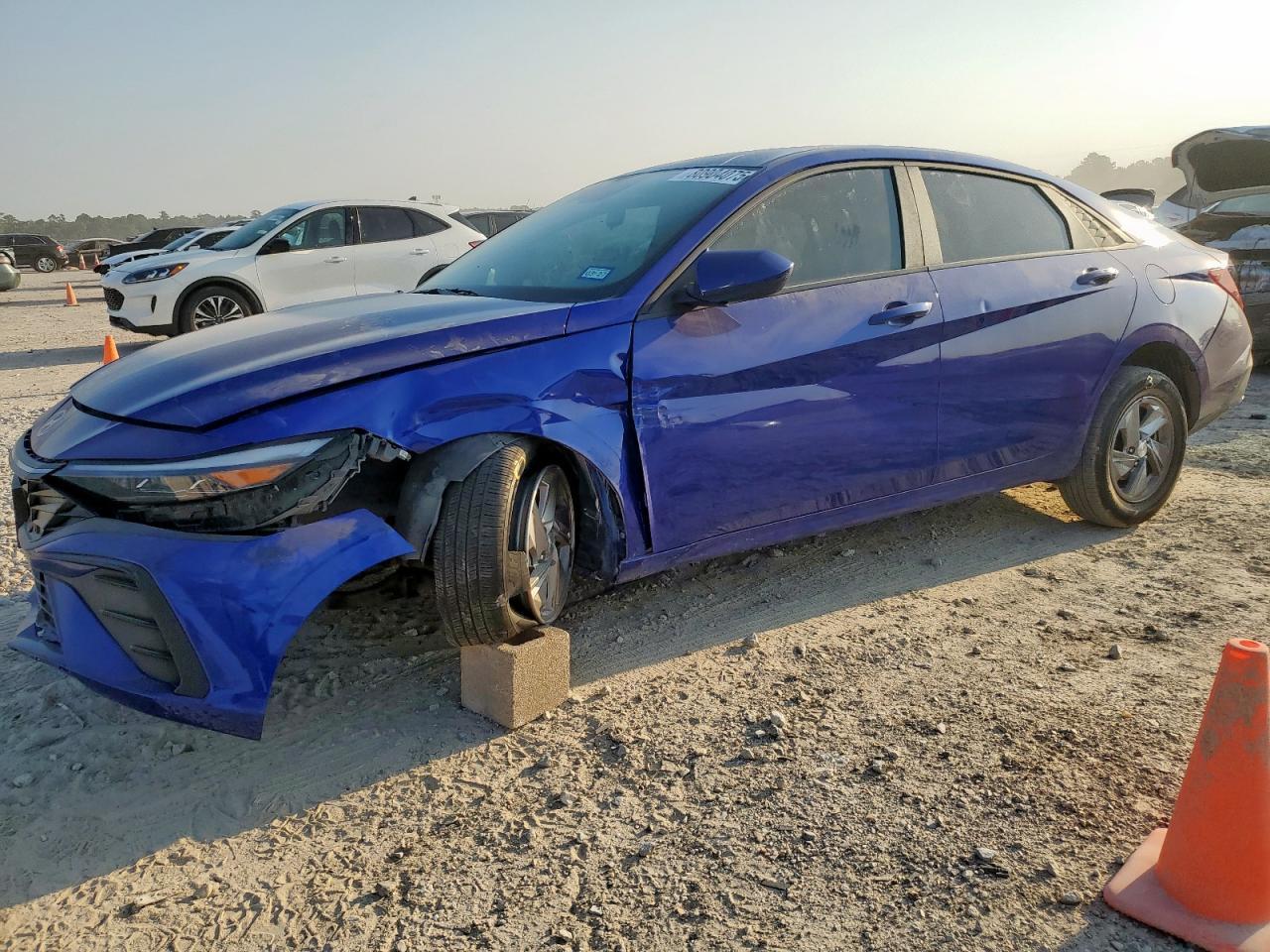 2025 Hyundai Elantra, SE