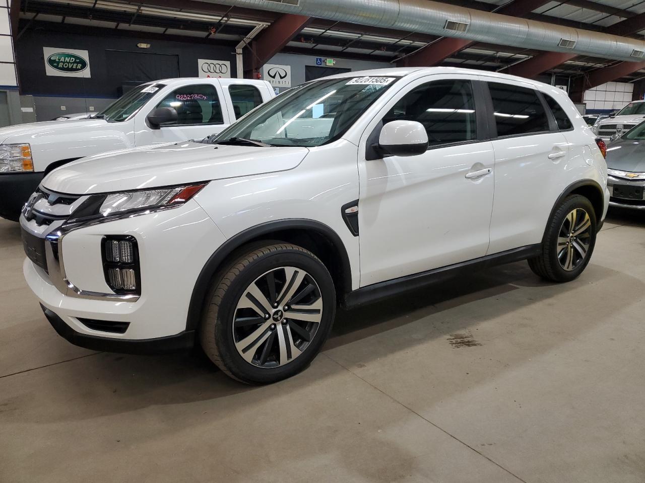 2020 Mitsubishi Outlander, ES