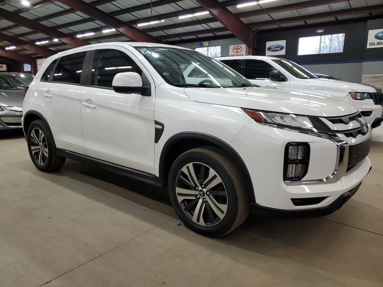 2020 Mitsubishi Outlander, ES