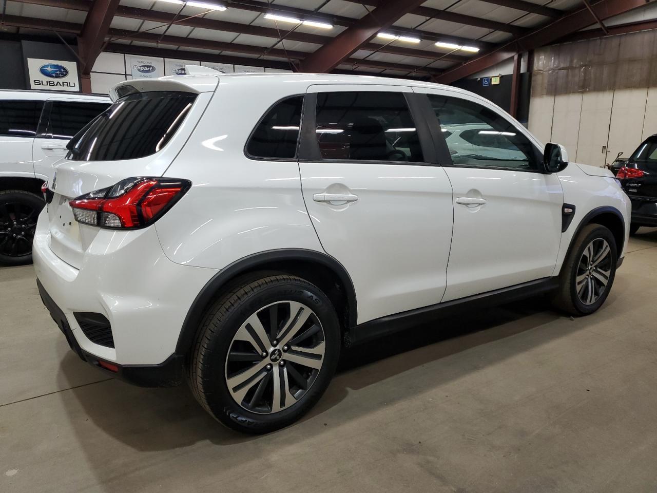 2020 Mitsubishi Outlander, ES