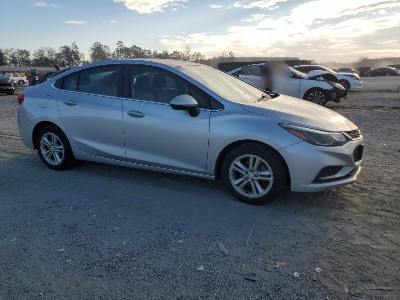 2017 Chevrolet Cruze, LT