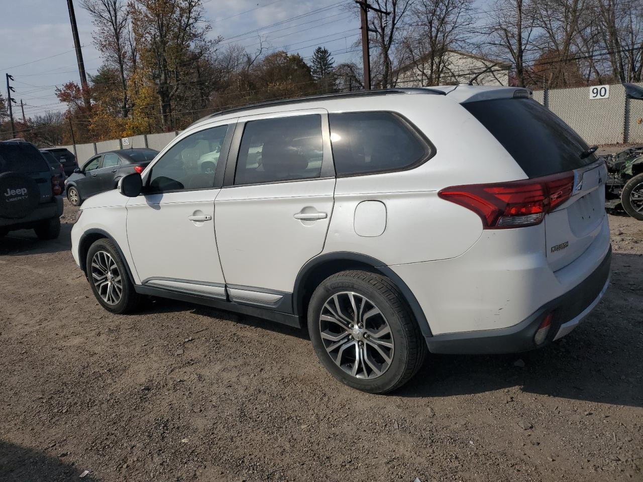 2016 Mitsubishi Outlander, SE