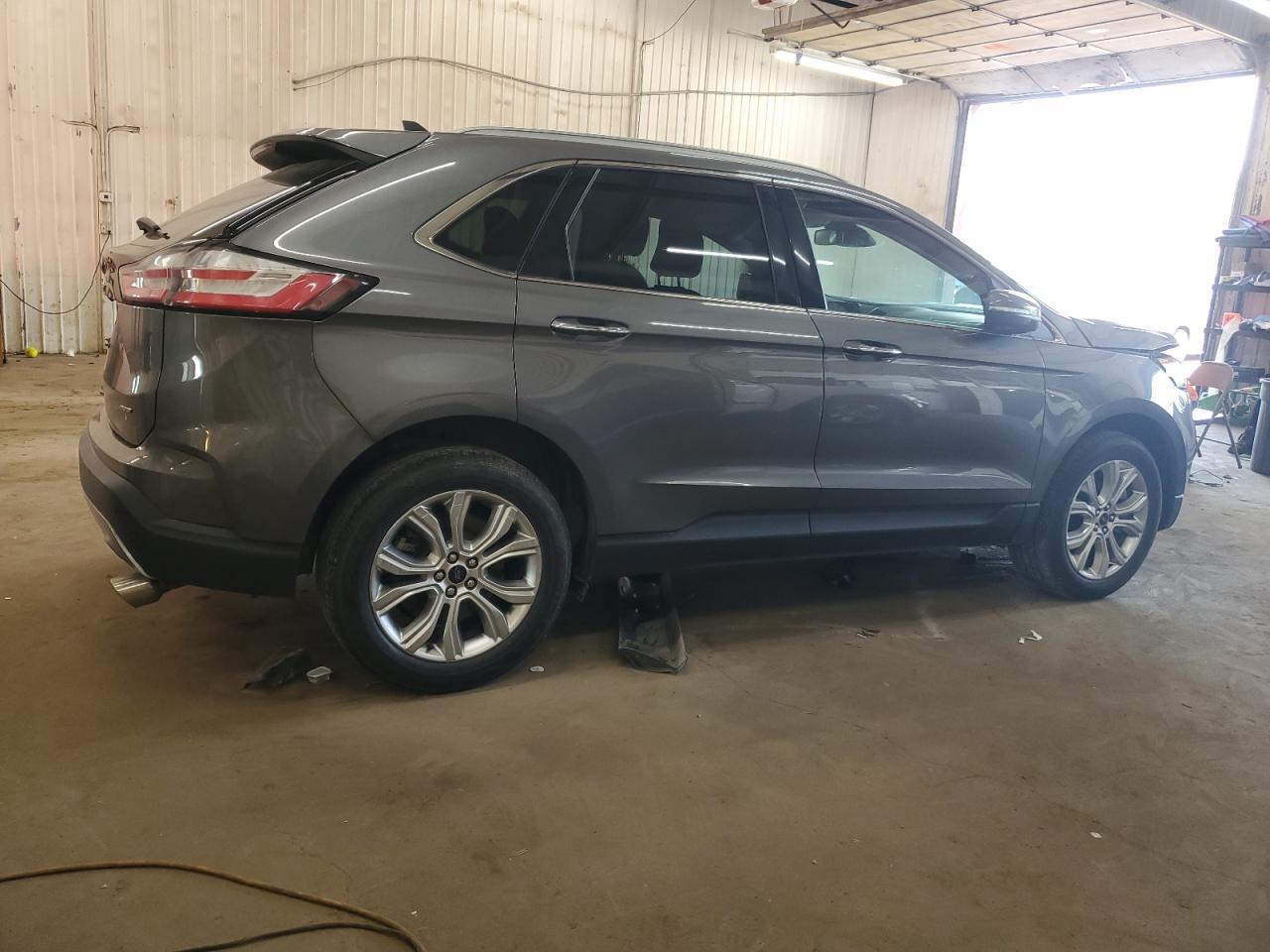 2022 Ford Edge, Titanium