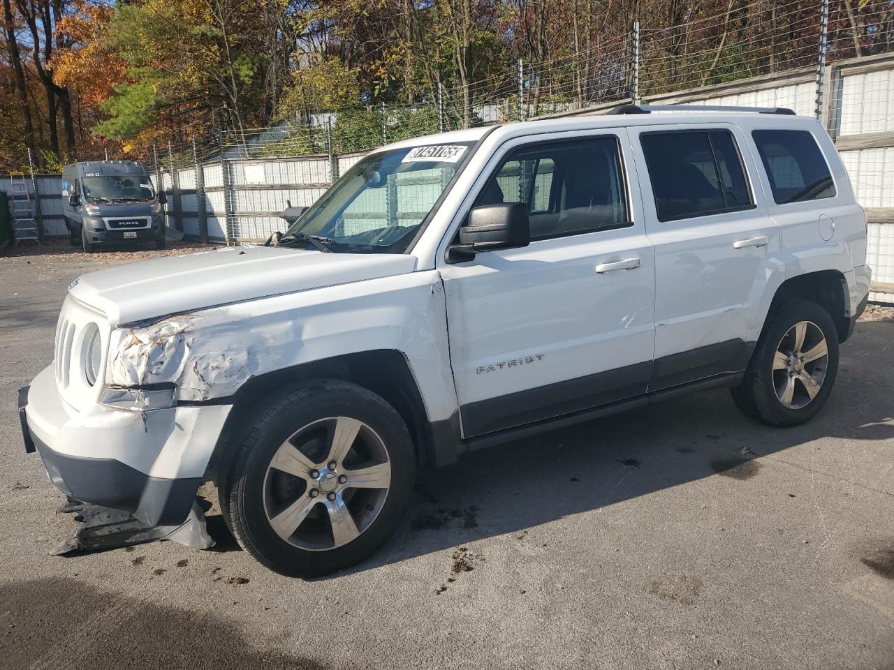 2016 Jeep Patriot, Latitude