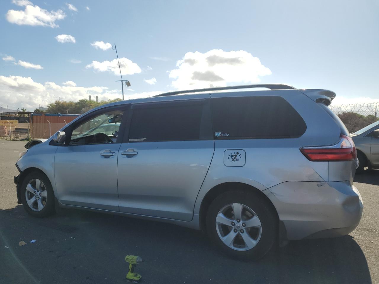2016 Toyota Sienna, LE