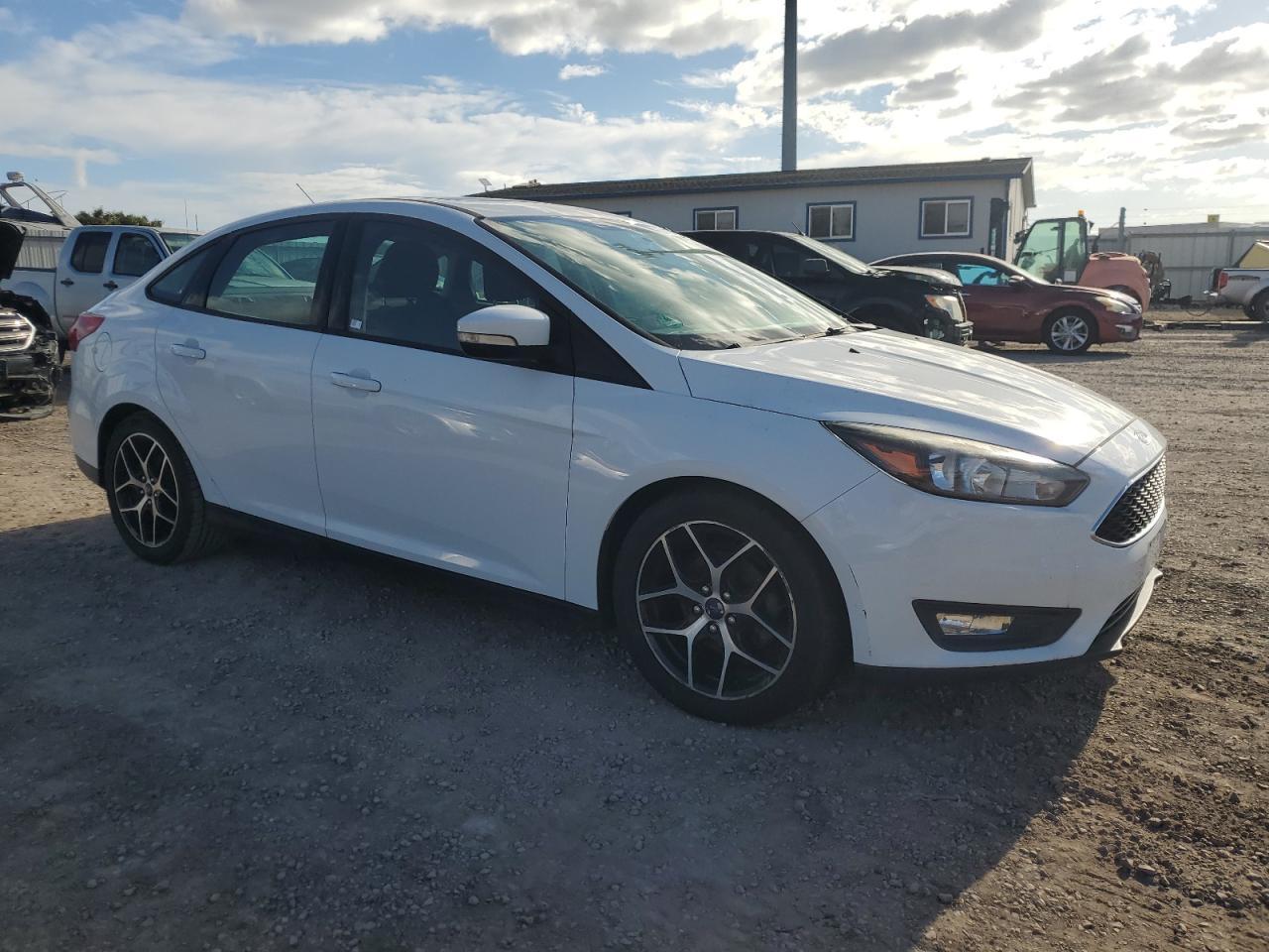 2017 Ford Focus, Sel