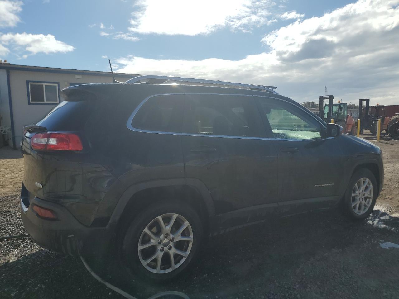 2018 Jeep Cherokee, Latitude...