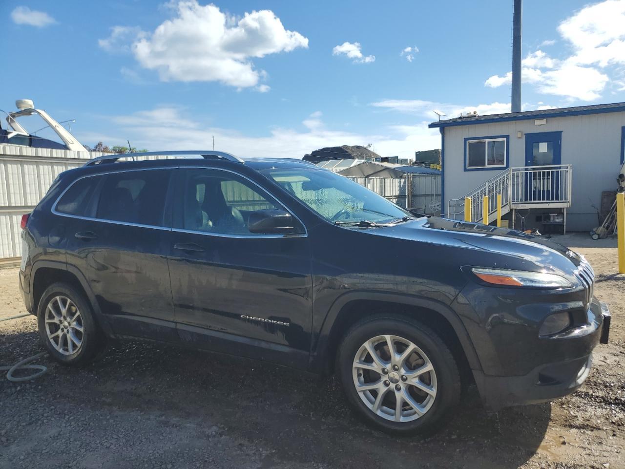 2018 Jeep Cherokee, Latitude...