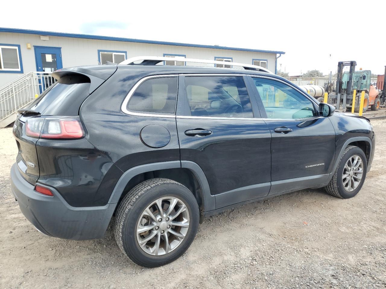 2019 Jeep Cherokee, Latitude...