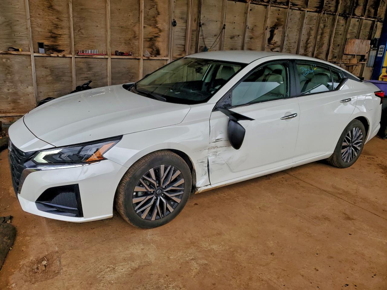 2025 Nissan Altima, SV