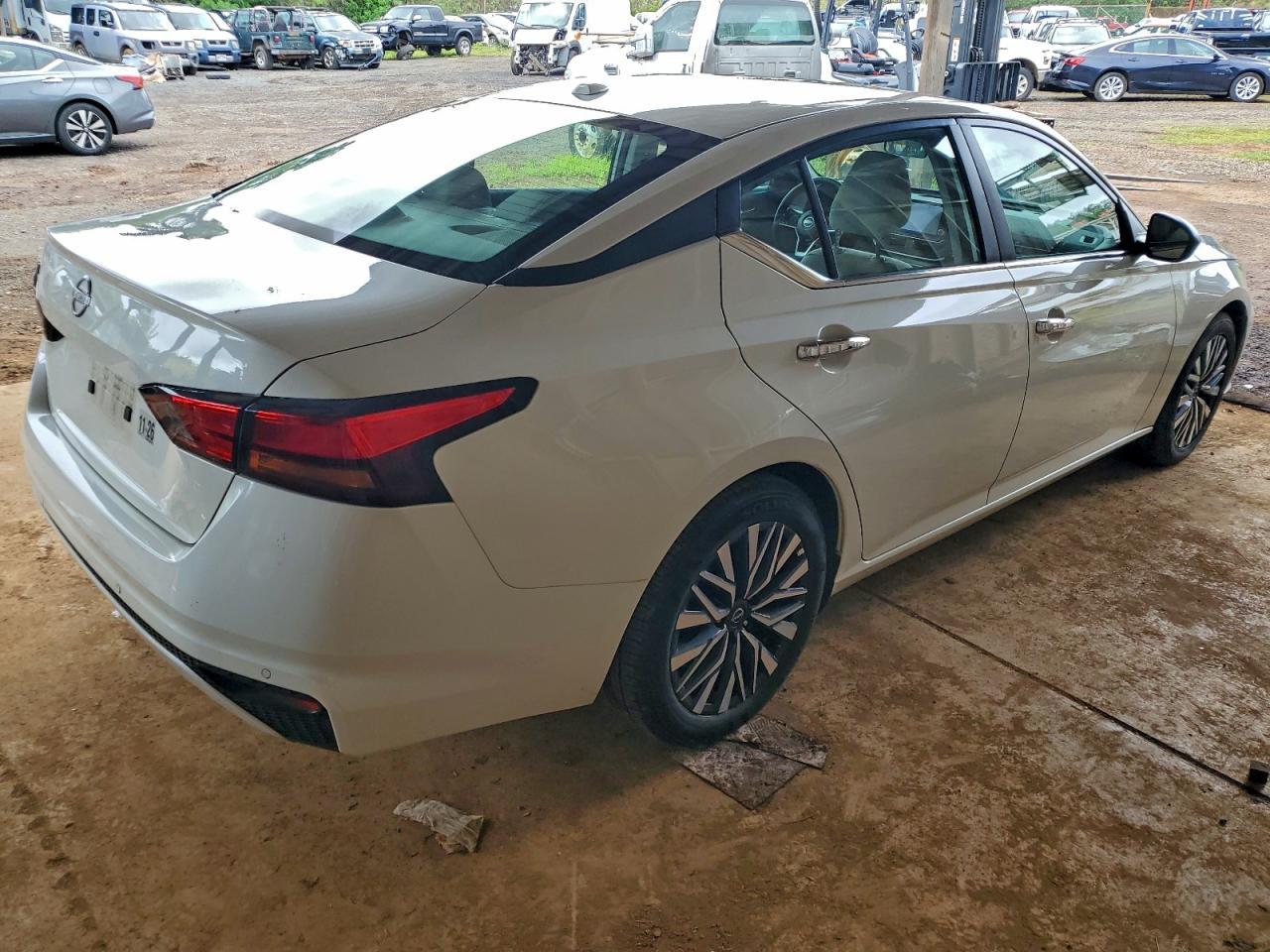 2025 Nissan Altima, SV