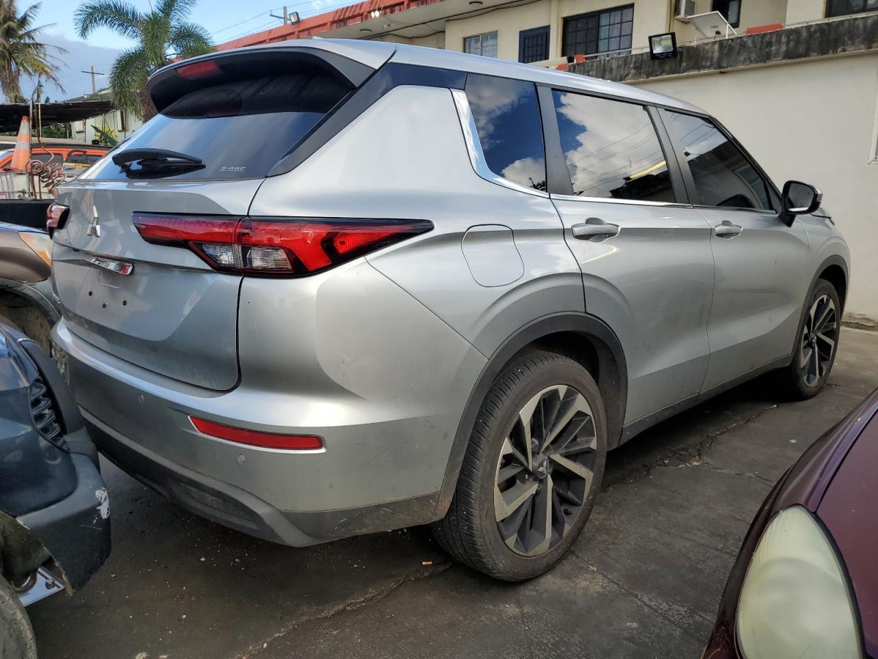 2024 Mitsubishi Outlander, ES