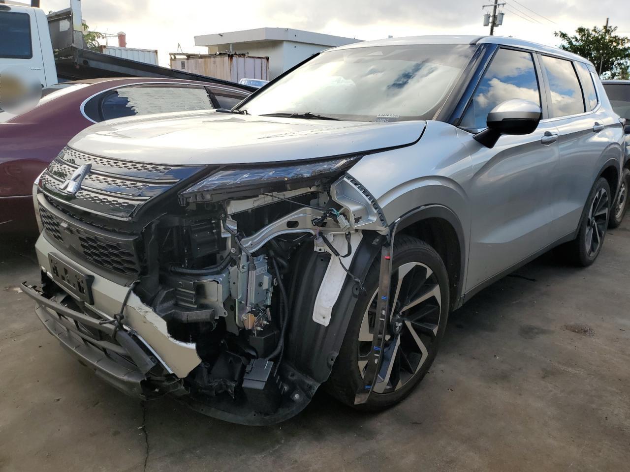 2024 Mitsubishi Outlander, ES