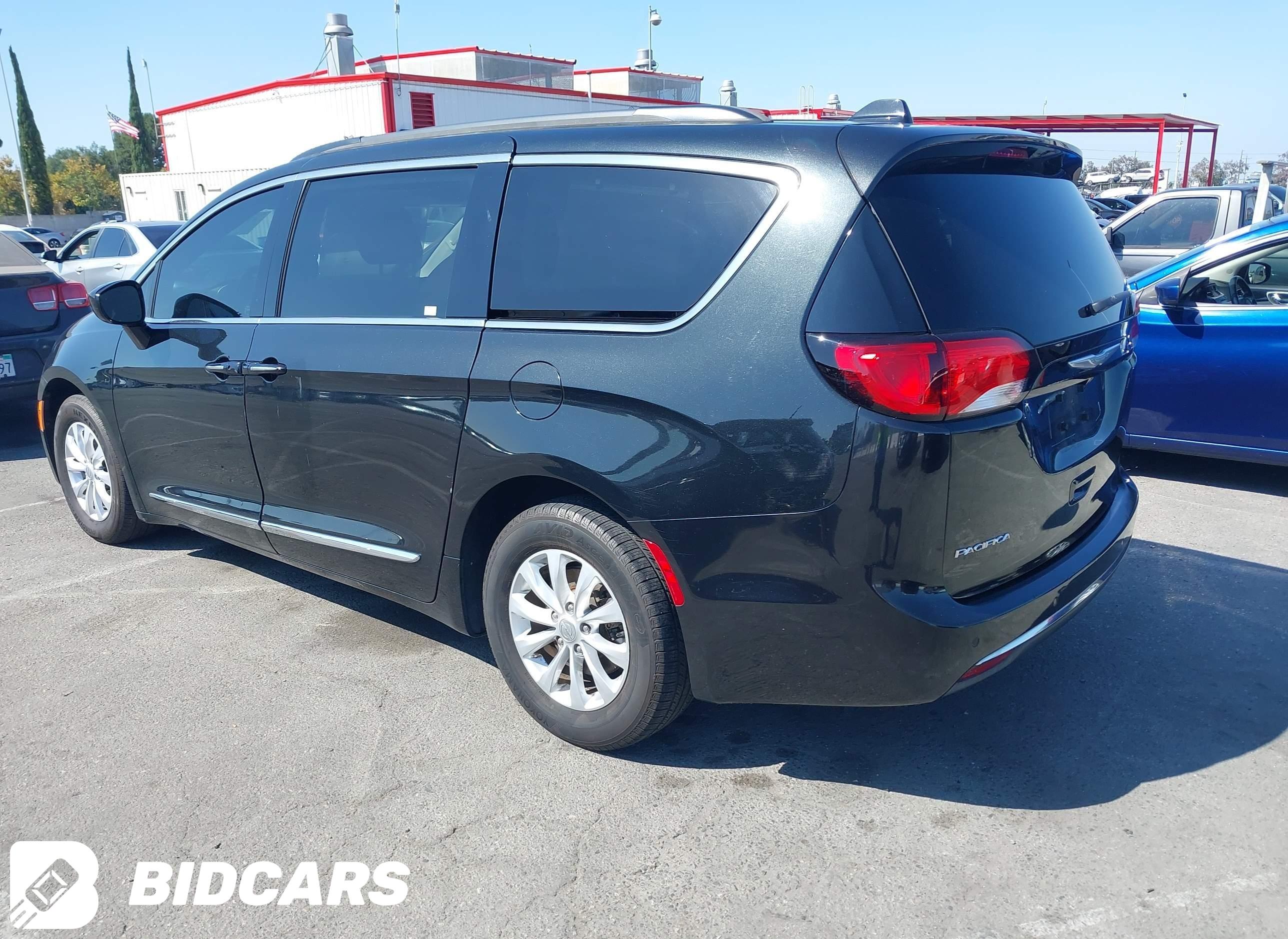 2017 Chrysler Pacifica, Touri...