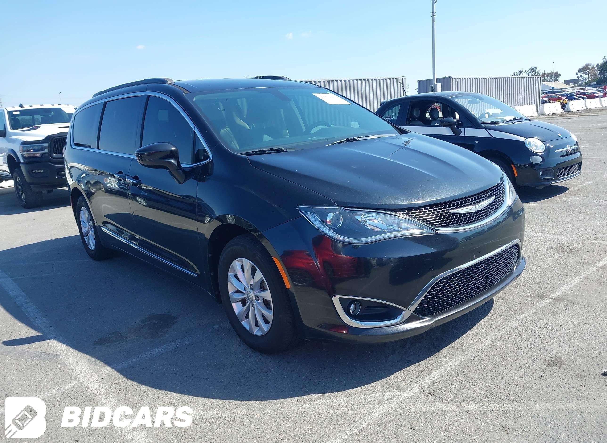 2017 Chrysler Pacifica, Touri...