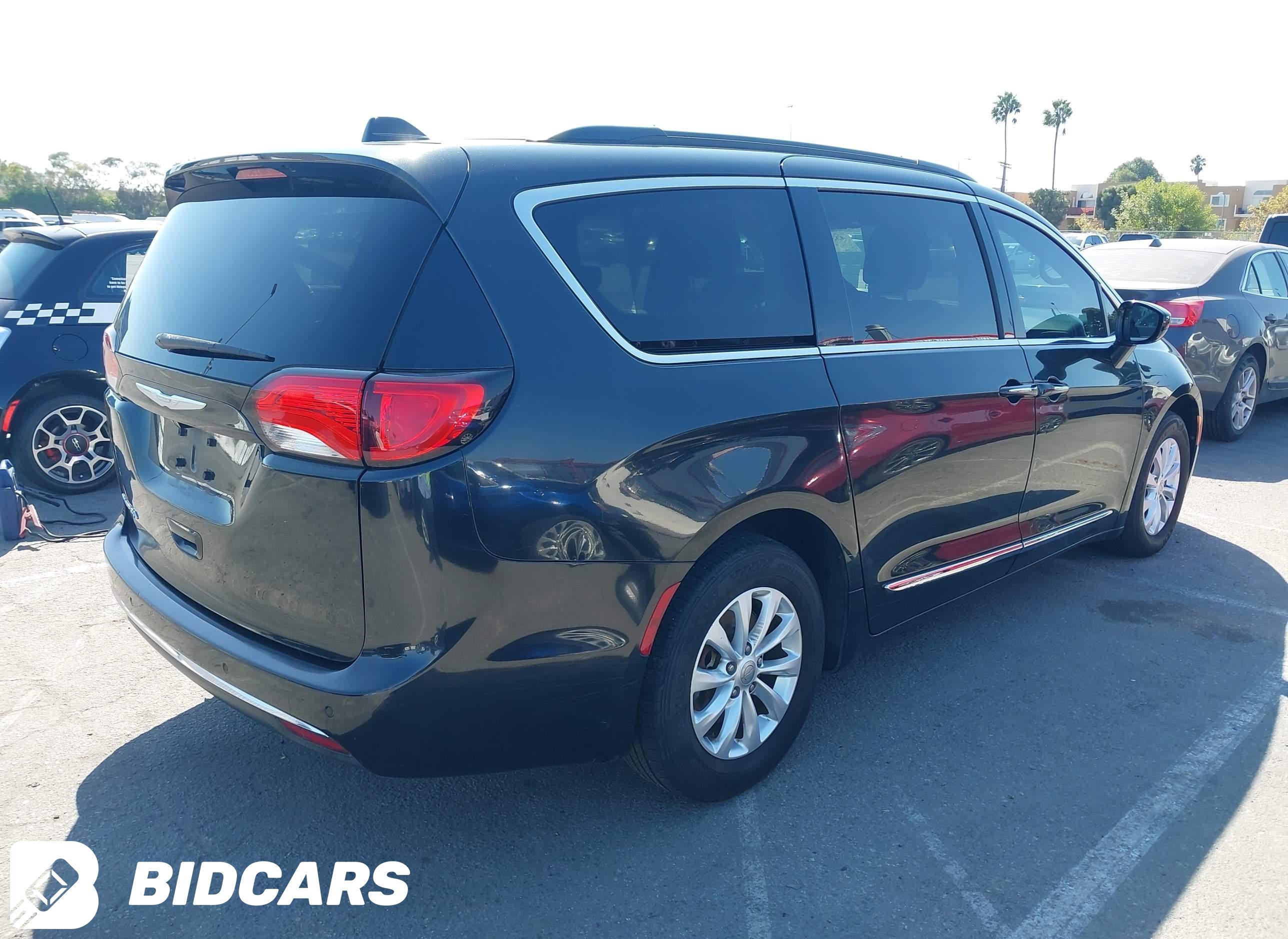 2017 Chrysler Pacifica, Touri...