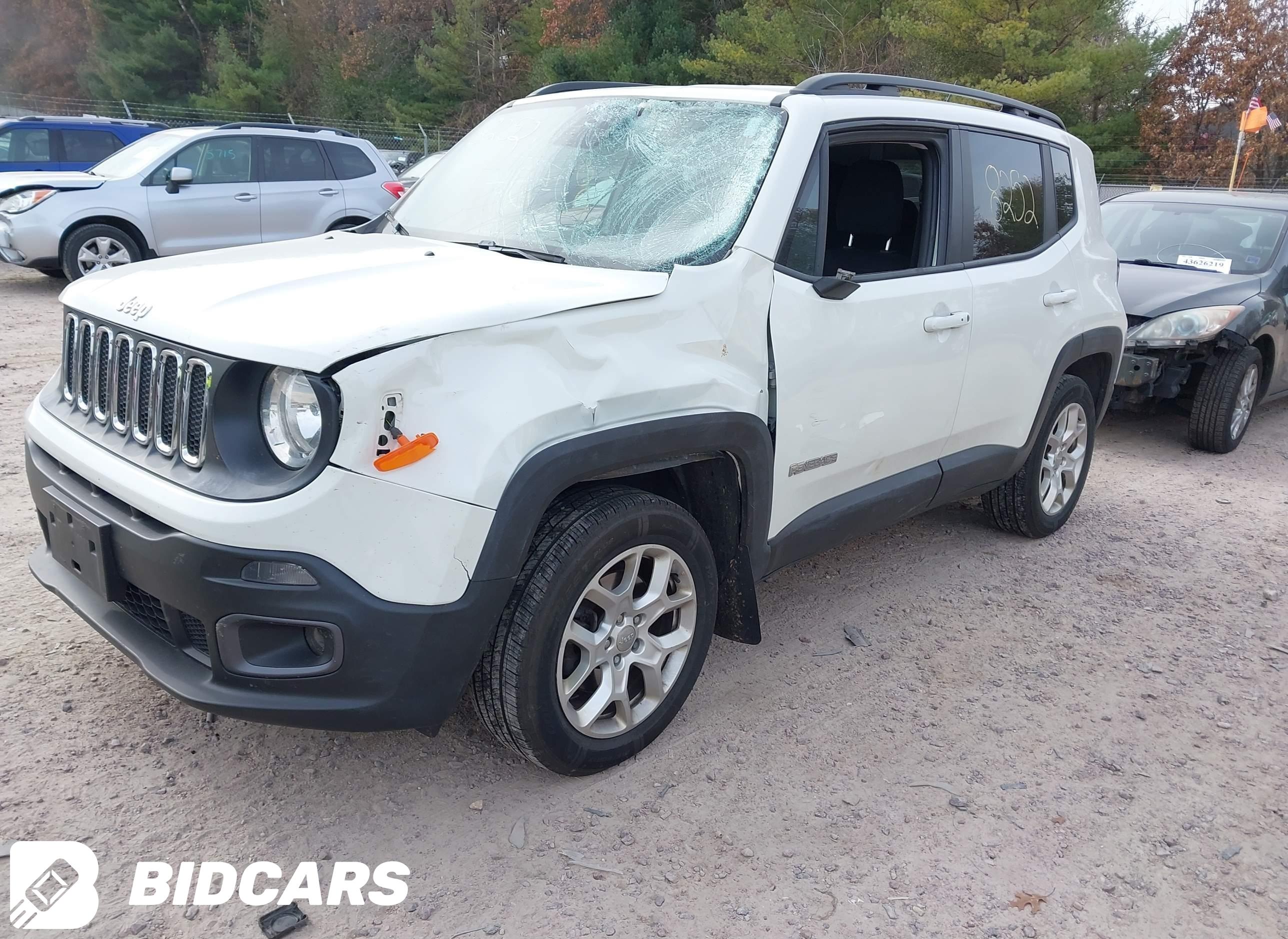 2016 Jeep Renegade, Latitude