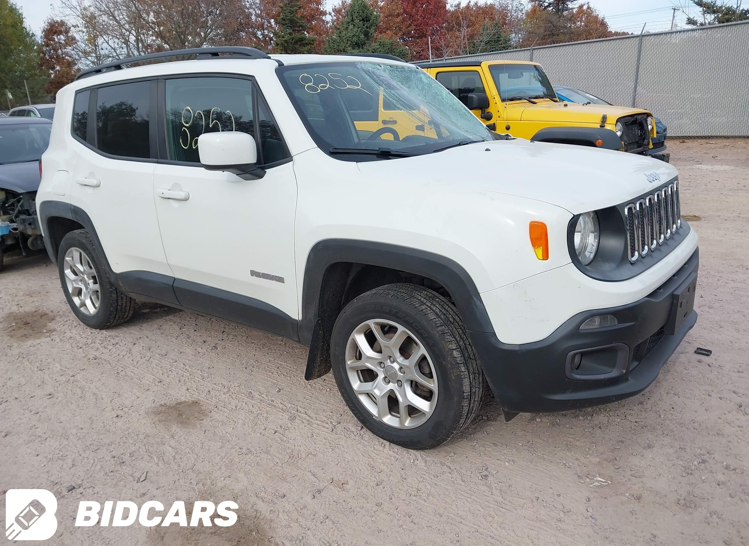 2016 Jeep Renegade, Latitude