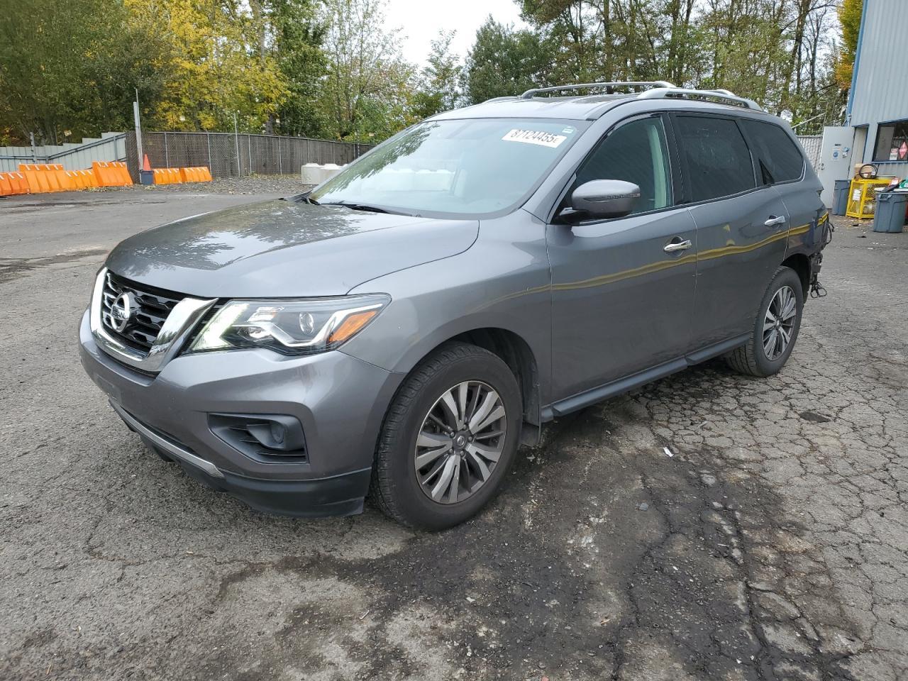 2017 Nissan Pathfinder, S
