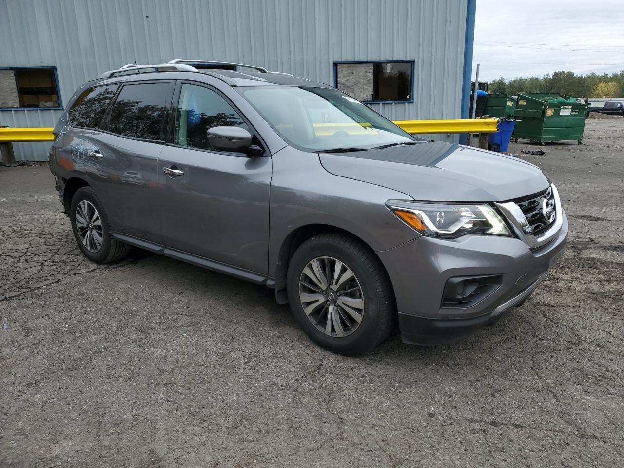 2017 Nissan Pathfinder, S