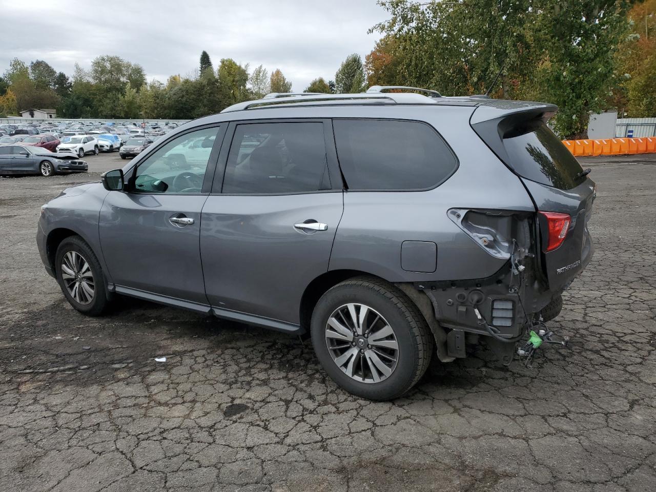 2017 Nissan Pathfinder, S
