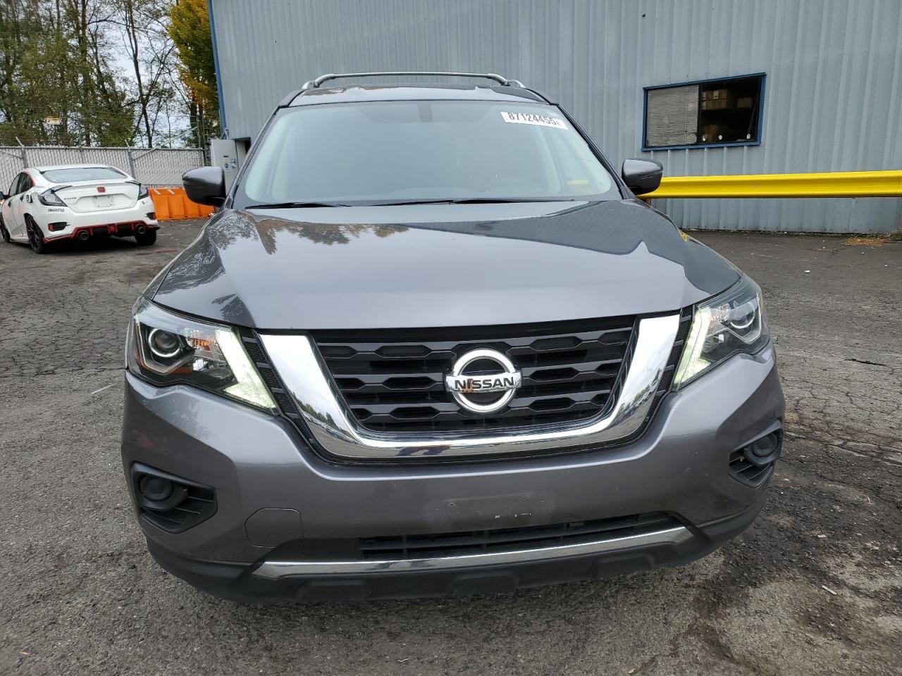 2017 Nissan Pathfinder, S