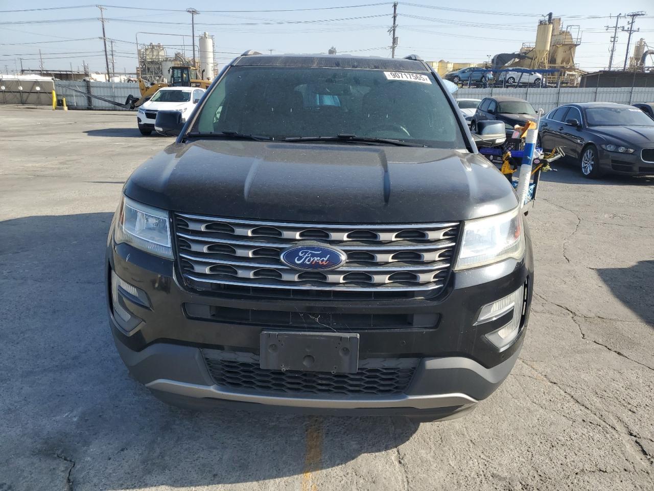 2017 Ford Explorer, Xlt