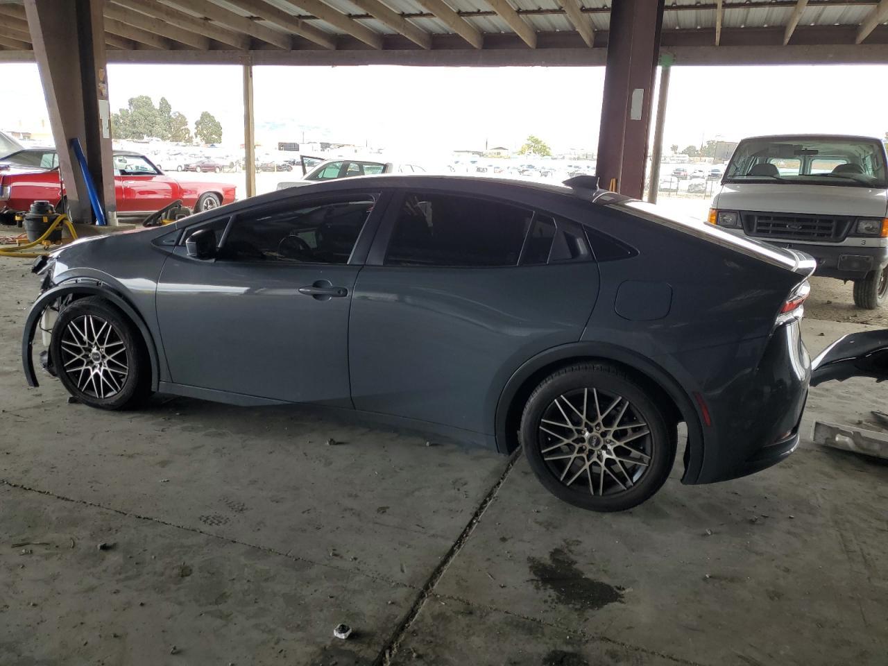 2023 Toyota Prius, LE