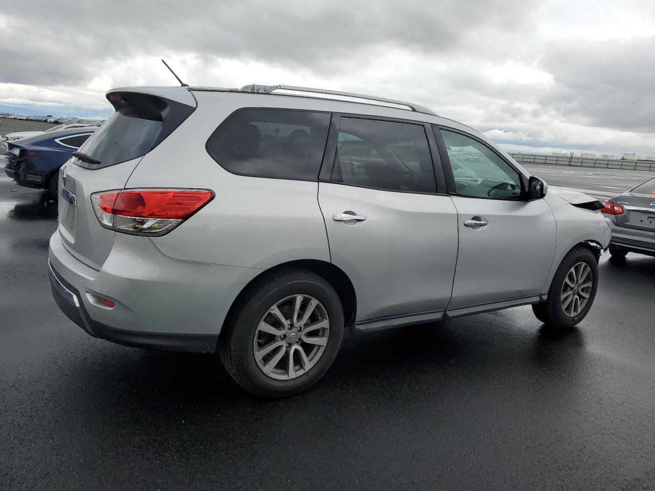 2015 Nissan Pathfinder, S