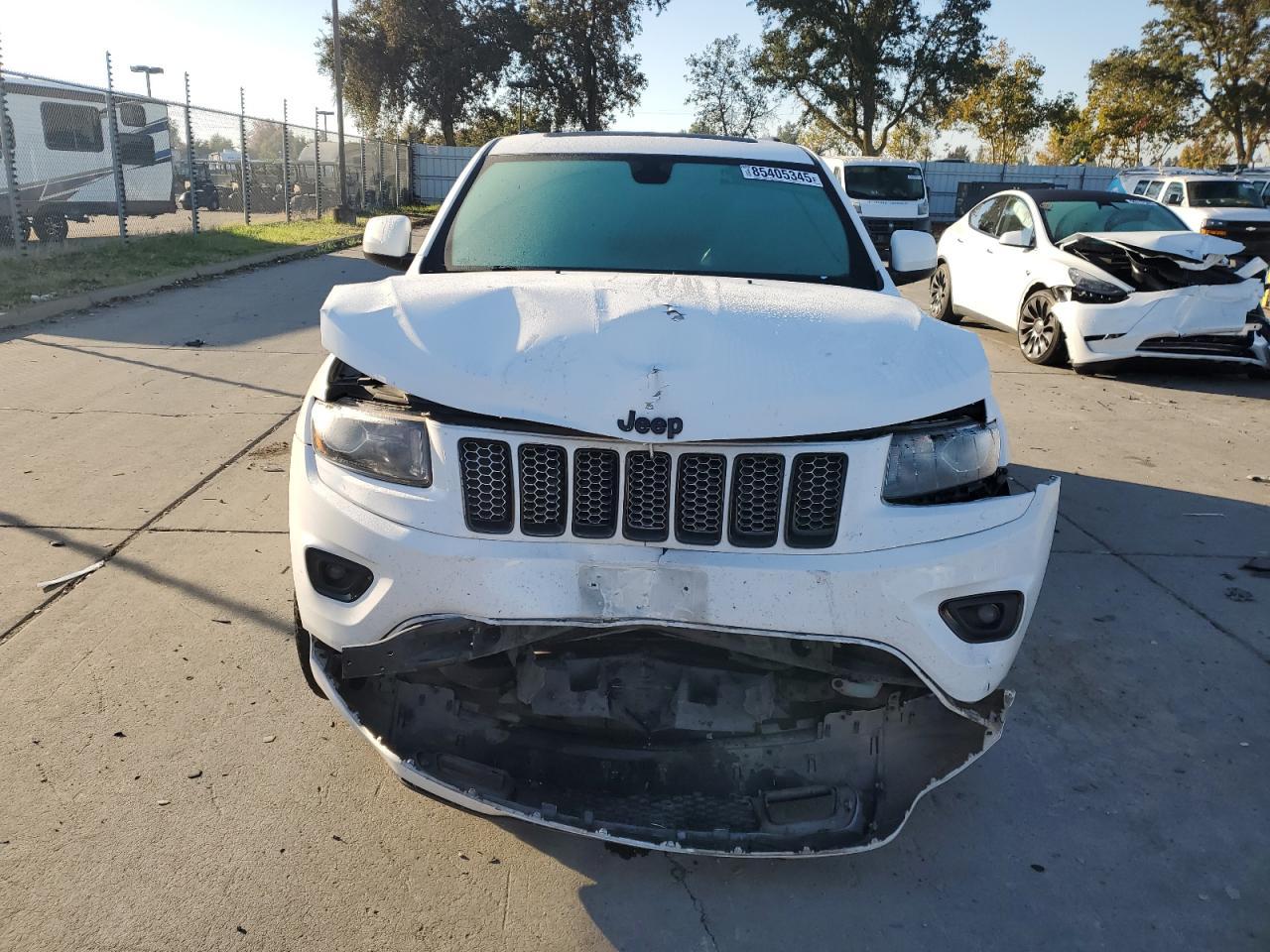 2015 Jeep Grand Cherokee, Laredo