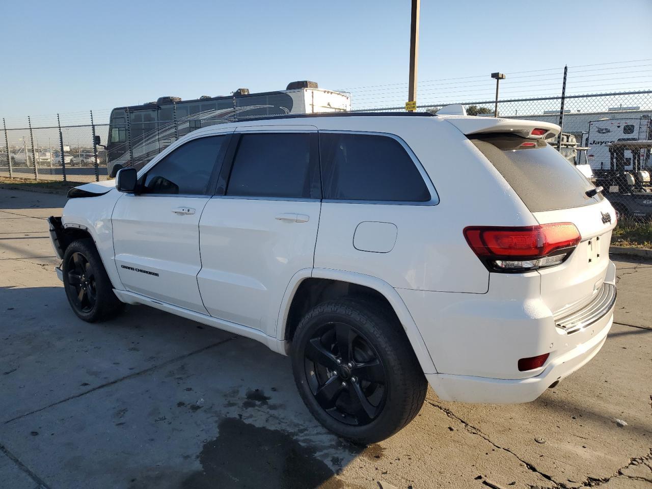 2015 Jeep Grand Cherokee, Laredo
