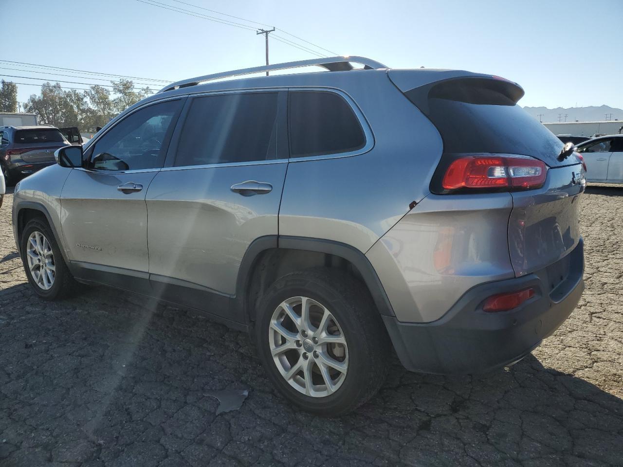 2017 Jeep Cherokee, Latitude