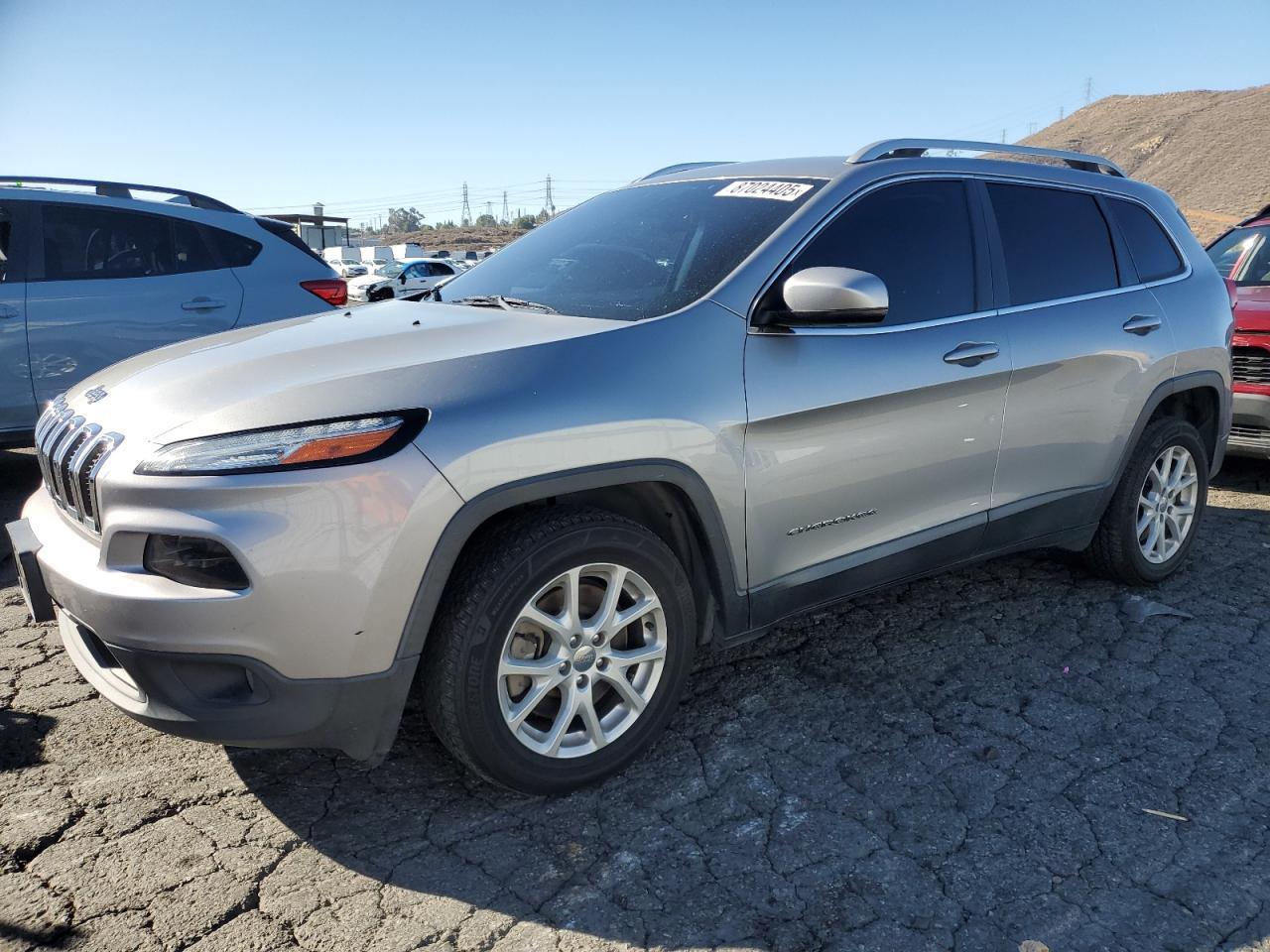 2017 Jeep Cherokee, Latitude