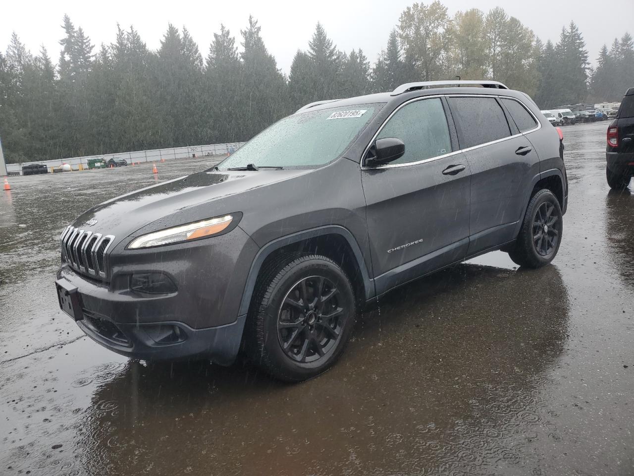 2016 Jeep Cherokee, Latitude