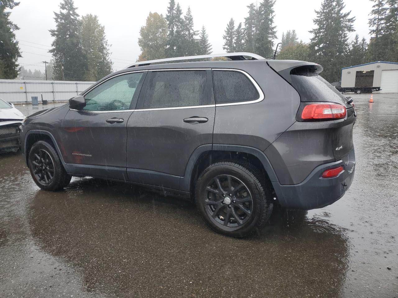 2016 Jeep Cherokee, Latitude