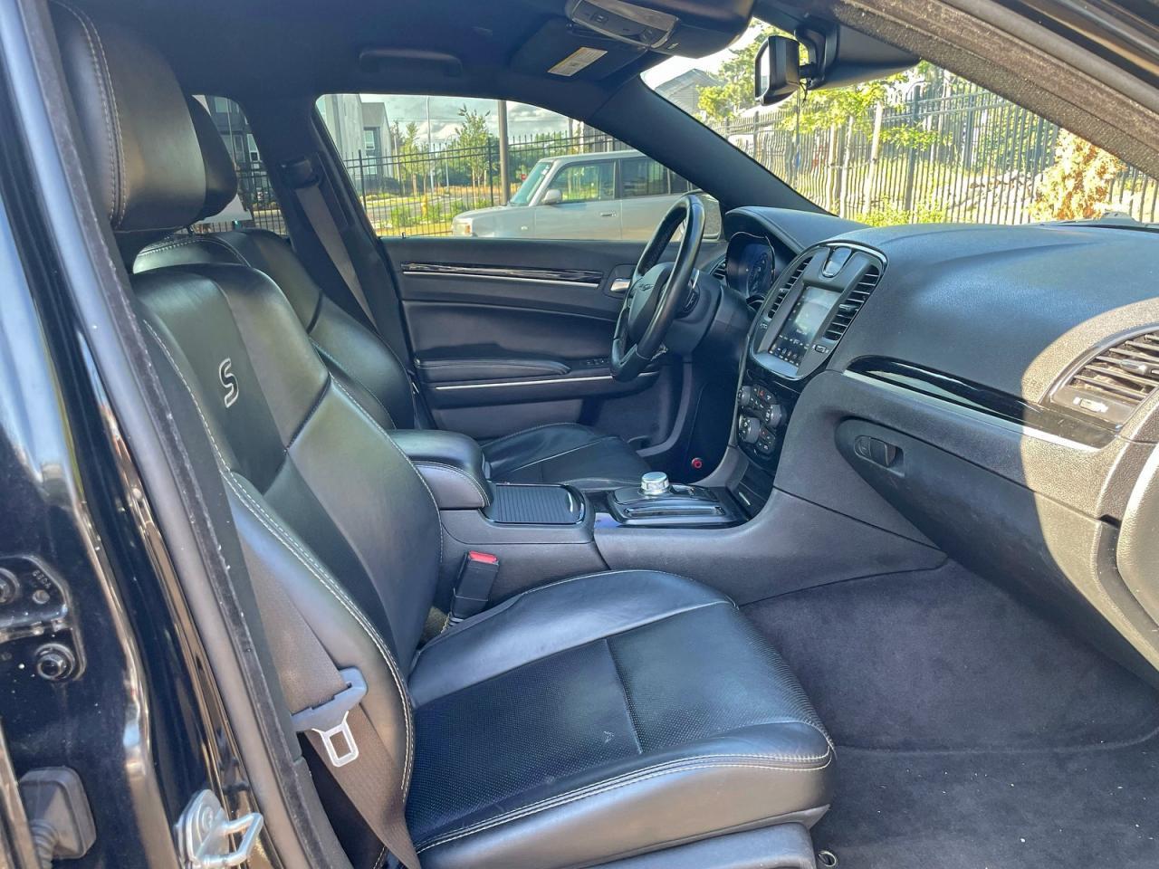 2018 Chrysler 300, S